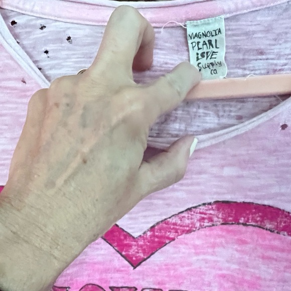 Magnolia Pearl T Shirt. One size fits most. - Picture 4 of 7